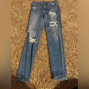 women’s american eagle skinny jeans. size 6 only worn a handful of times
